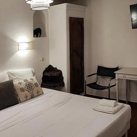 Logis & Restaurant Du Parc * Gemenos